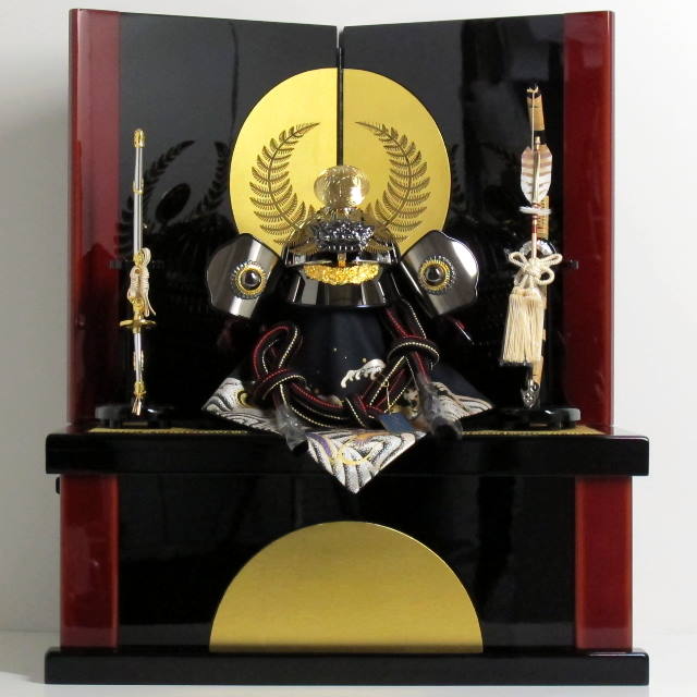 徳川家康ブロンズシルバー兜満月収納飾りの五月人形（着用可）