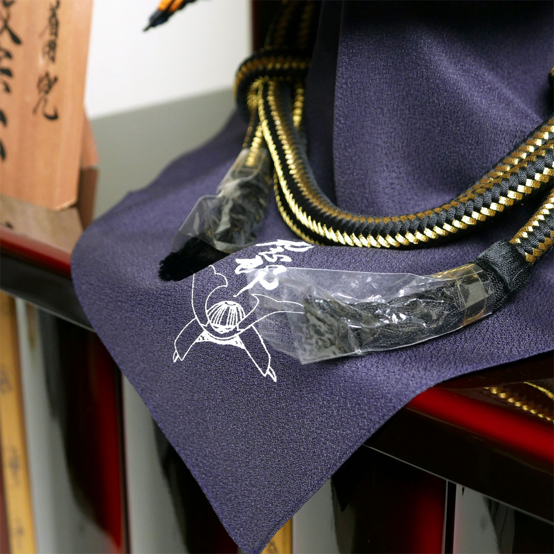 【激安在庫処分】虎志郎作 着用兜 伊達政宗 黒溜塗収納飾り