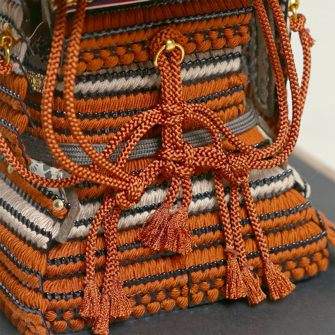 雄山作 奉納鎧 1/5 飛鳥 黒小札真朱糸威