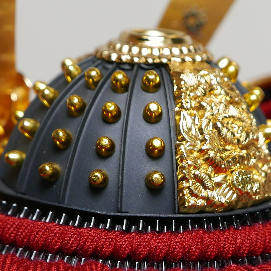 雄山作 甲子の雅 5号 黒小札茜糸威大鎧