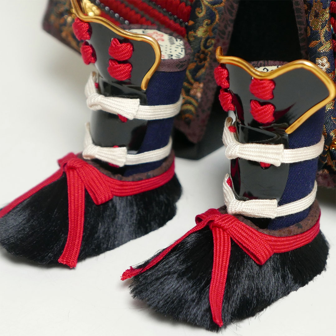 雄山作 甲子の雅 5号 黒小札茜糸威大鎧