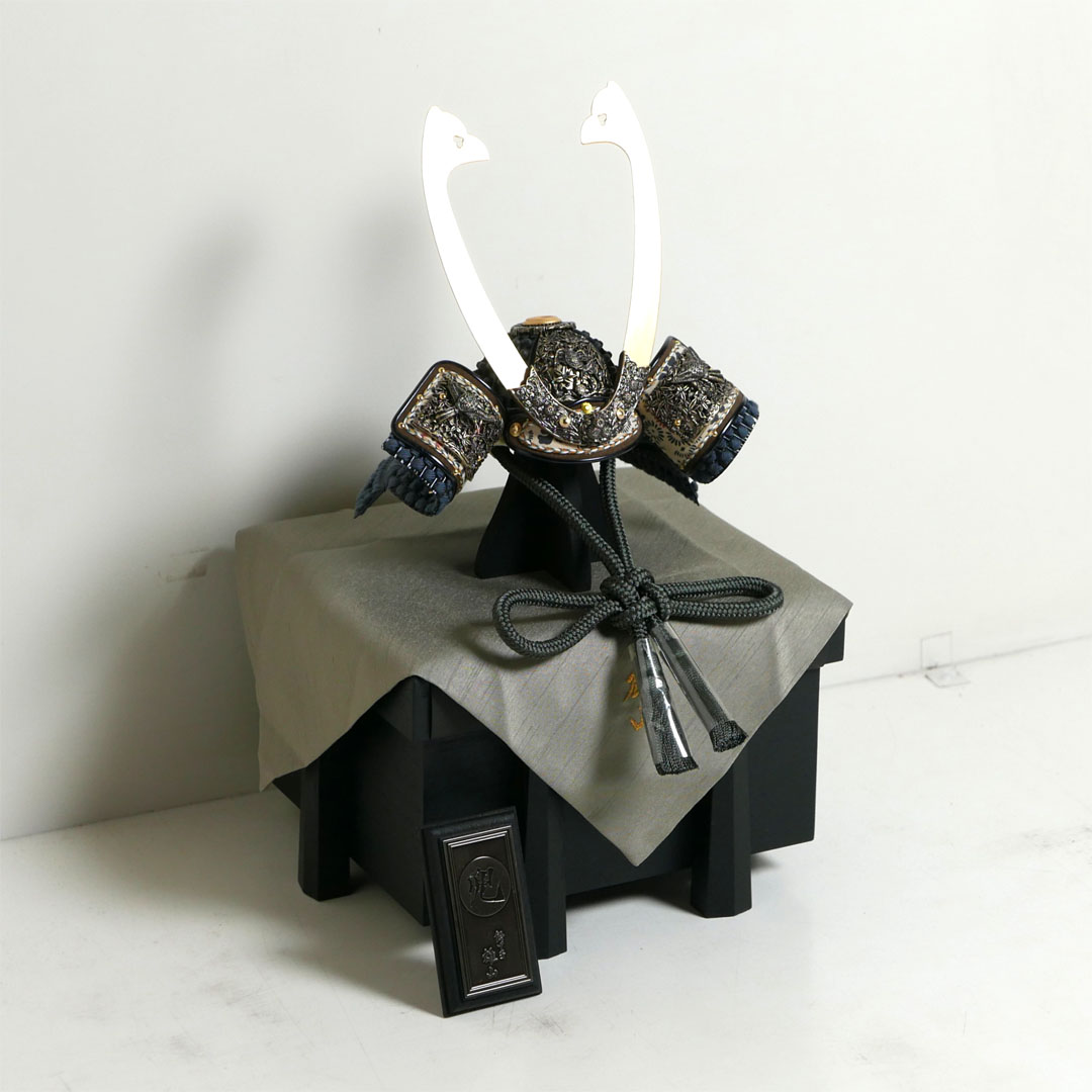 雄山作 無双雀 1/5 奉納兜 黒小札鉄色威 兜単品