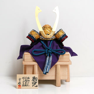 雄山作 甲子之麗7号黒小札縹裾濃威之兜 白木櫃