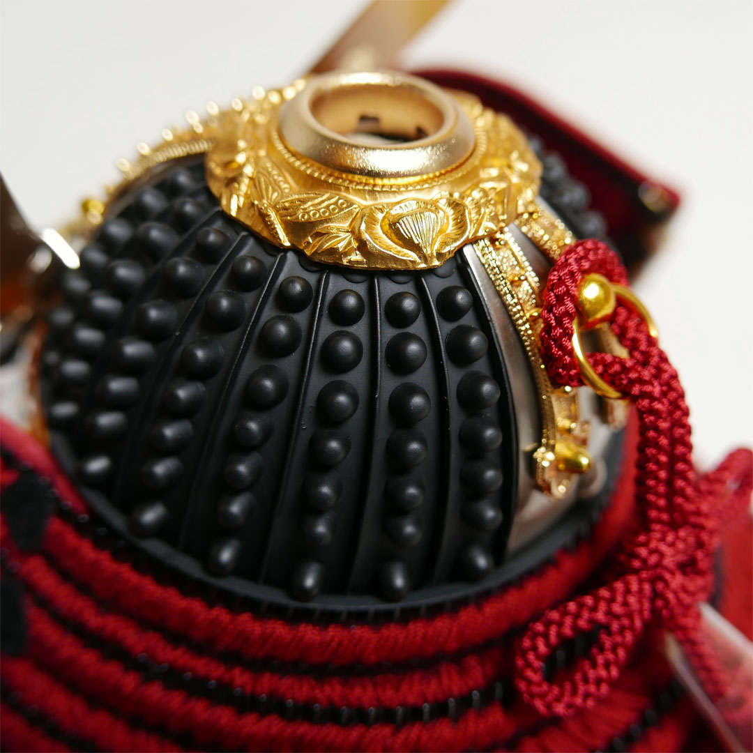 雄山作 甲子之平安兜8号 黒小札茜糸威之兜 兜単品