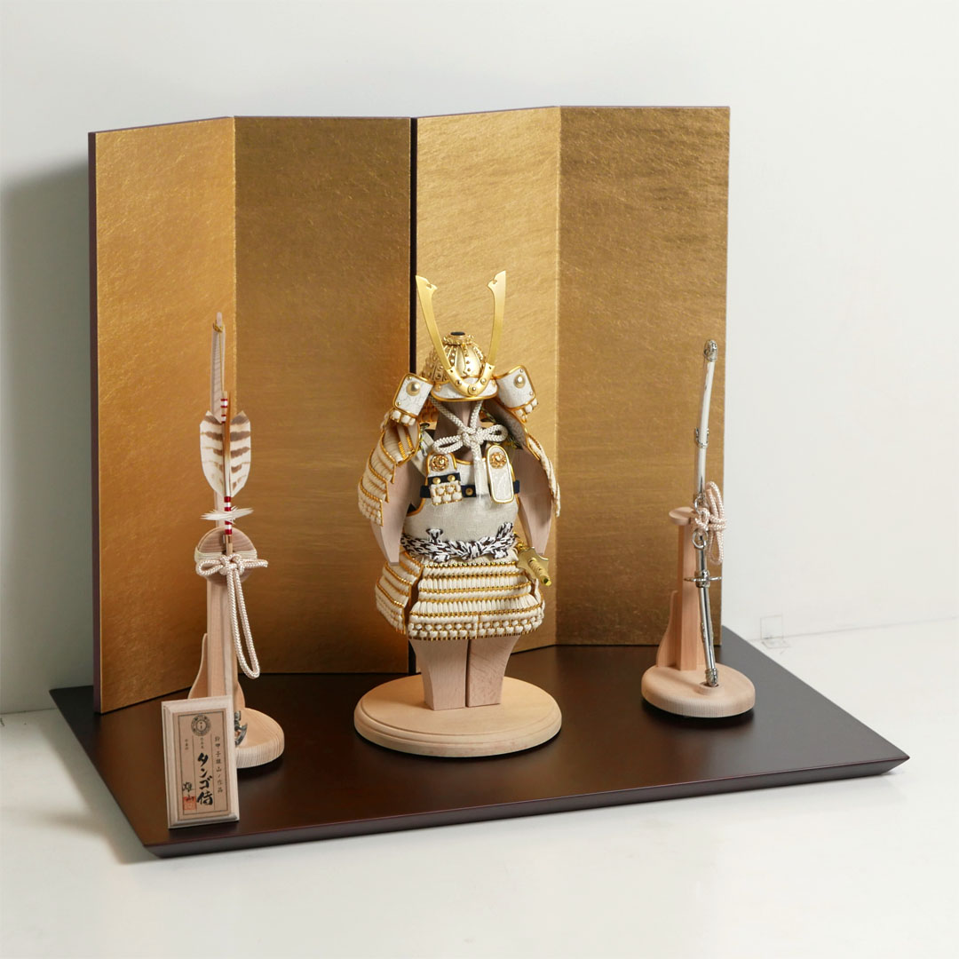 雄山作 タンゴ侍 白之新 金屏風木目台飾り