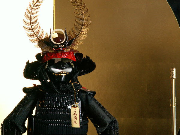 満月に照らされる戦国時代様式具足、徳川家康公吉祥の鎧